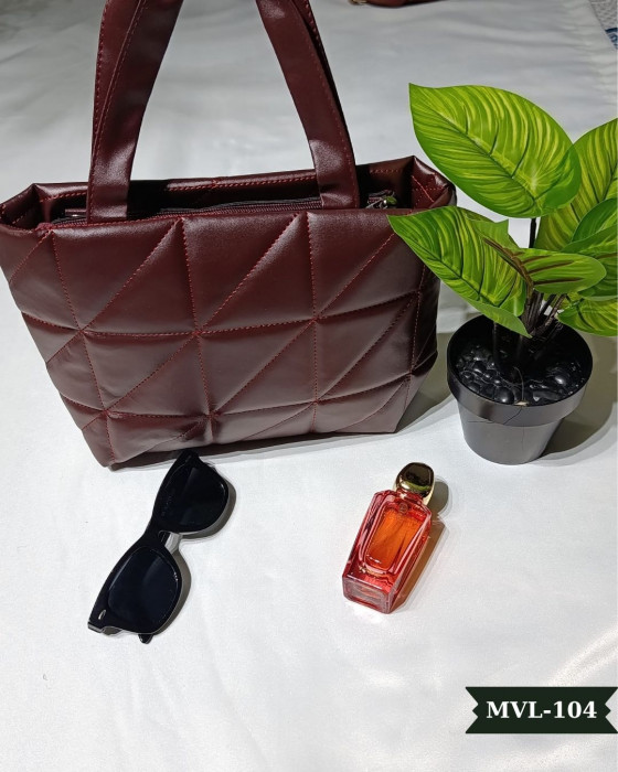 Kapitone Kabartmalı Puf Deri Çanta